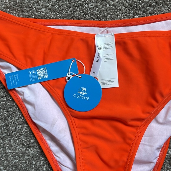 NWT Cupshe bottoms, orange, size medium - Picture 4 of 6